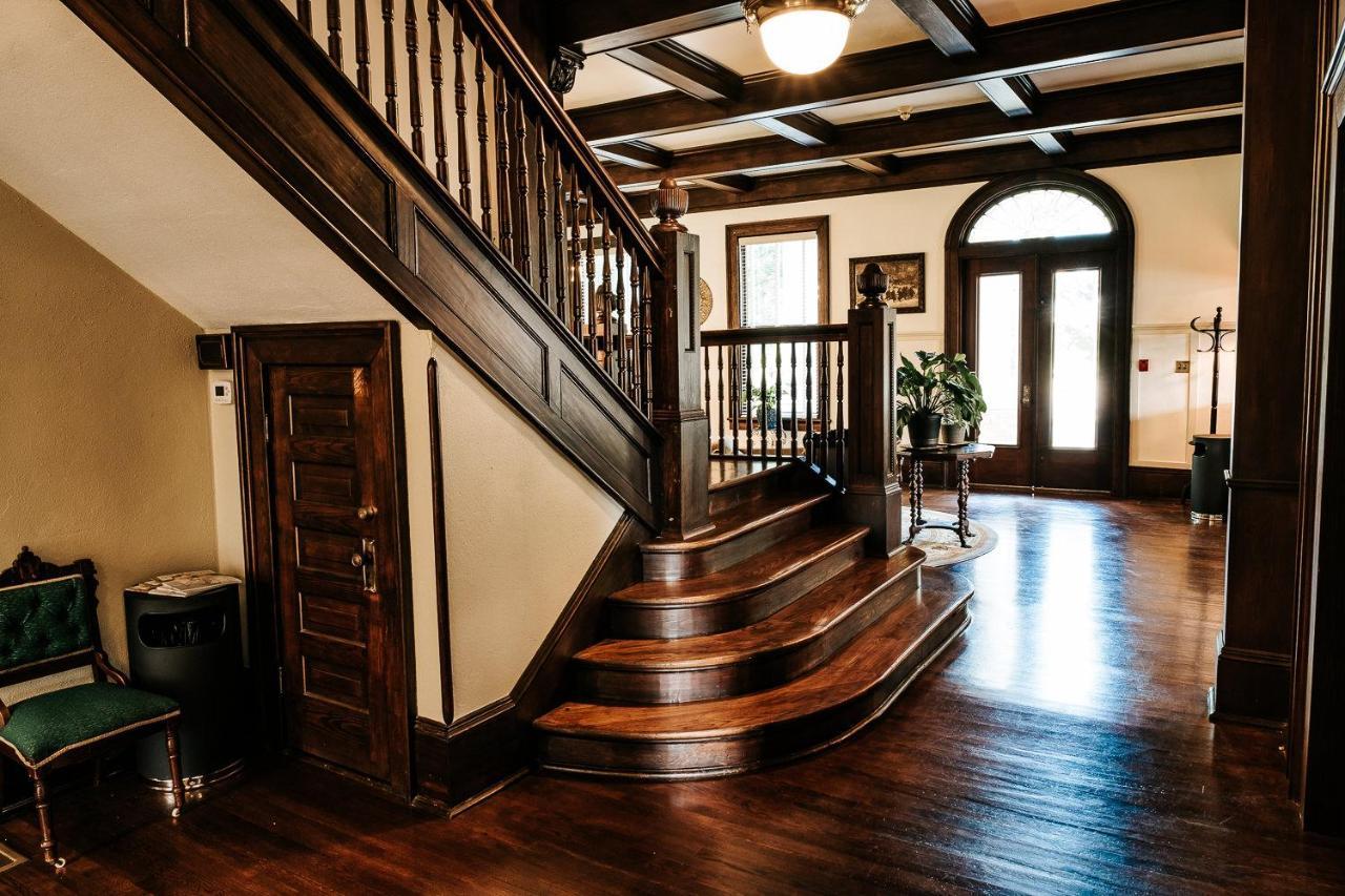Heritage House Bed & Breakfast - Boutique Adults-Only Inn Опелика Экстерьер фото