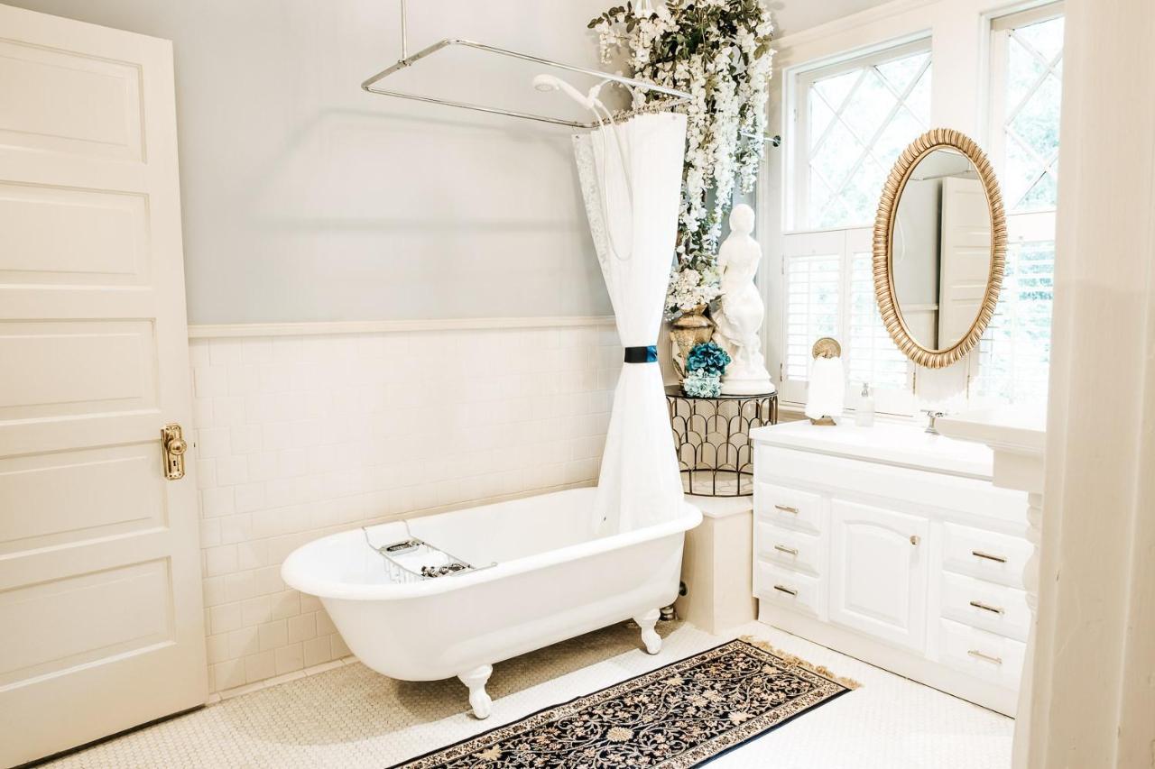 Heritage House Bed & Breakfast - Boutique Adults-Only Inn Опелика Экстерьер фото