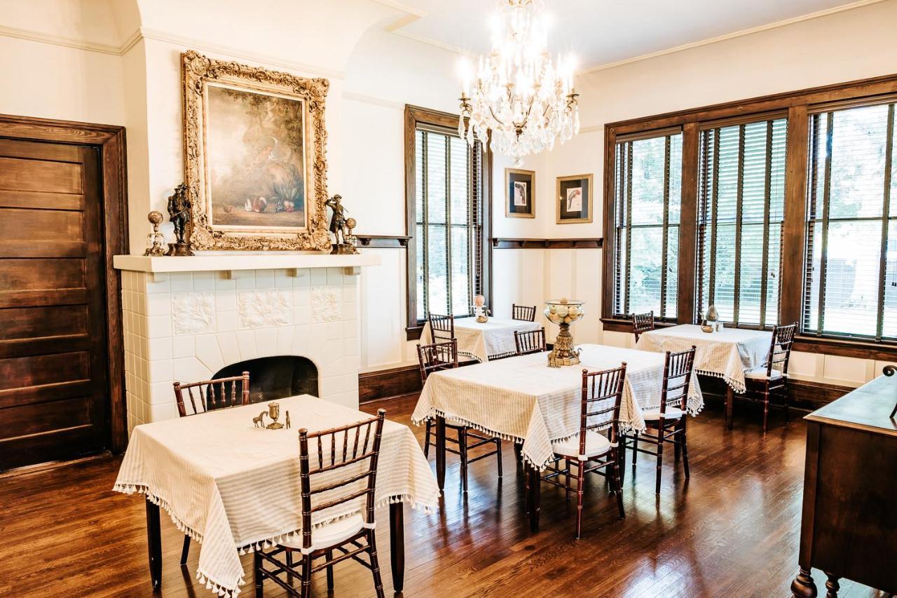 Heritage House Bed & Breakfast - Boutique Adults-Only Inn Опелика Экстерьер фото