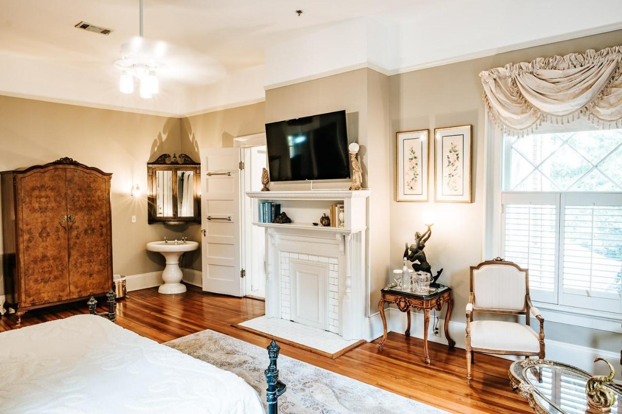 Heritage House Bed & Breakfast - Boutique Adults-Only Inn Опелика Экстерьер фото